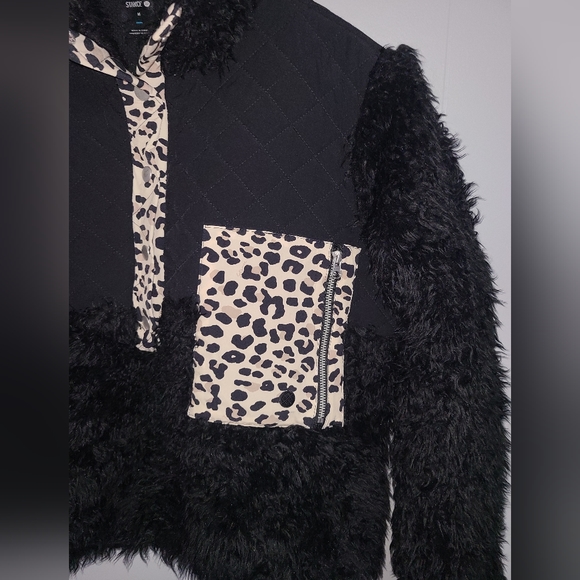Women's Stance Black Faux Fur & Leopard print Cropped Pullover Jacket Size Med - Picture 3 of 10
